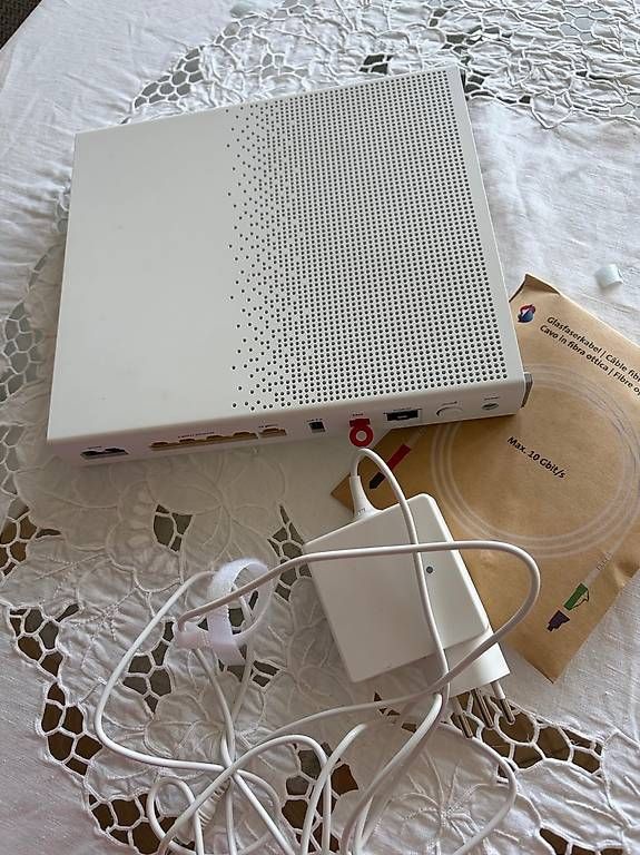 Swisscom Modem & Router: Internetbox 4 – Usato da Zürich venduto da Siv3