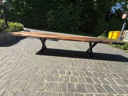 Schöner langer dunkler Nussbaumholz-Sitzbank