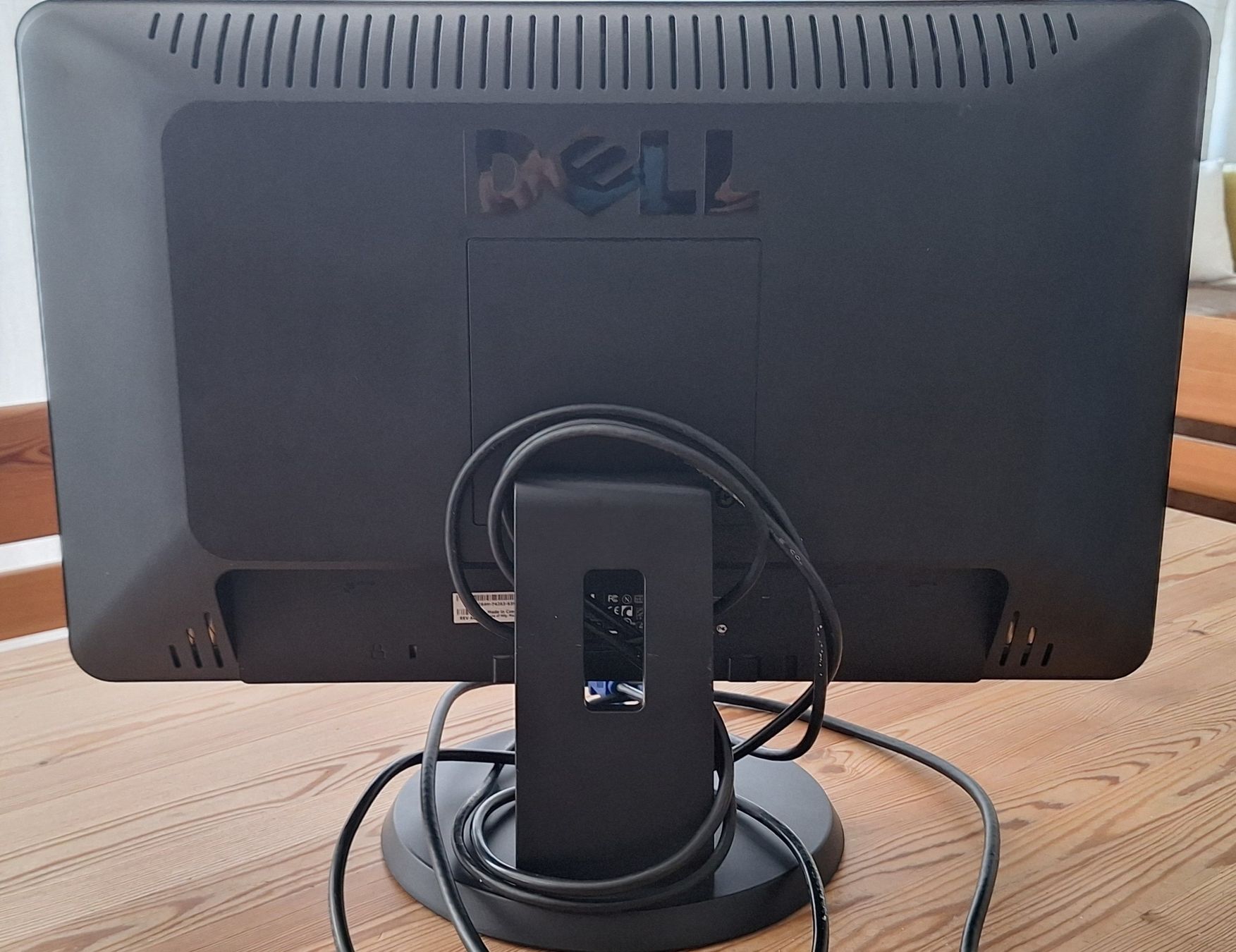 Monitor: Monitor Dell mit DVI und VGA Anschluss. – Usato da Bassersdorf venduto da Makeje58 1
