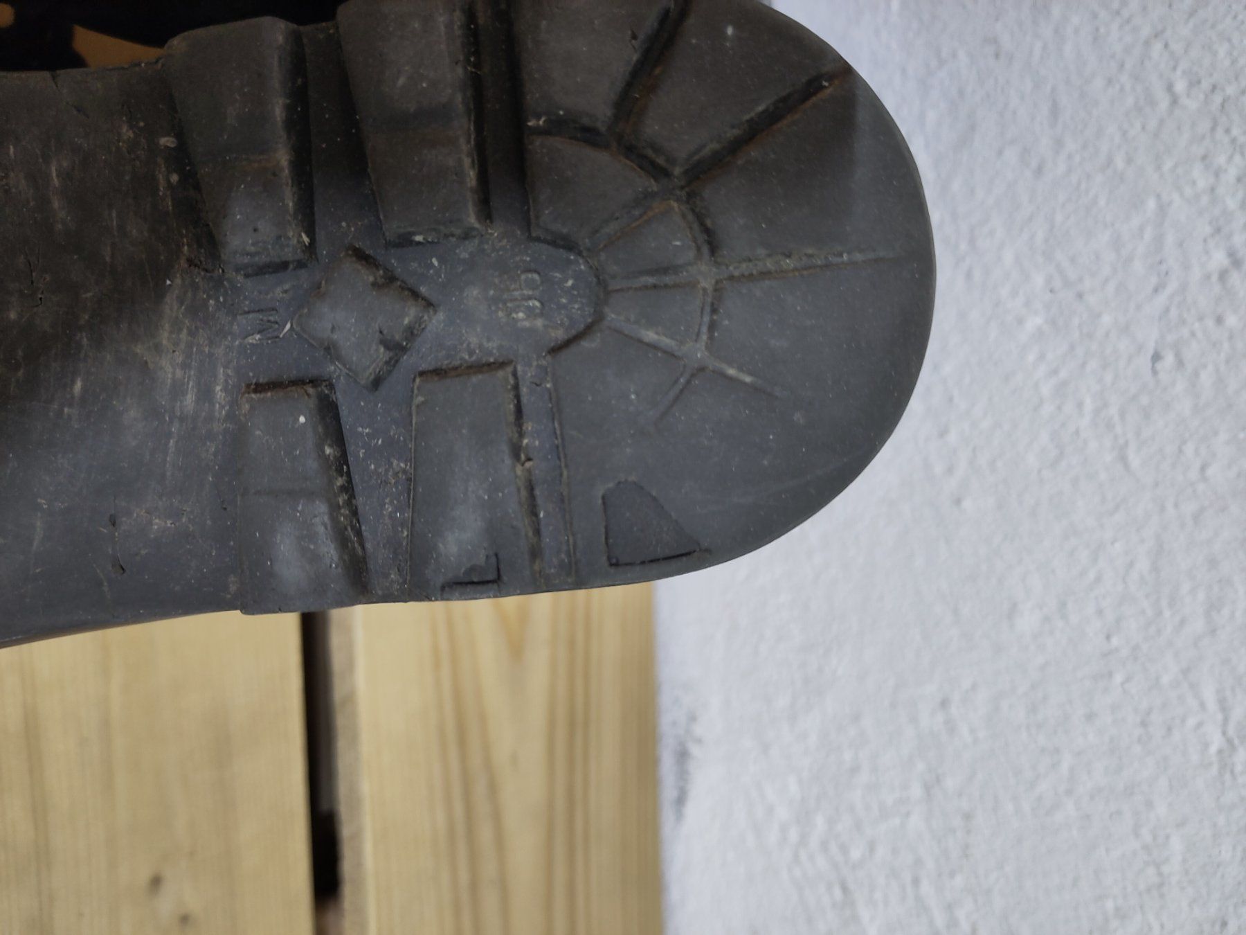Schweizer Armee Scarpe da uomo: Schweizer Armeestiefel, Militärstiefel, "Wanderschuhe" Gr.43 – Usato da Lenzburg venduto da Zilti87 2