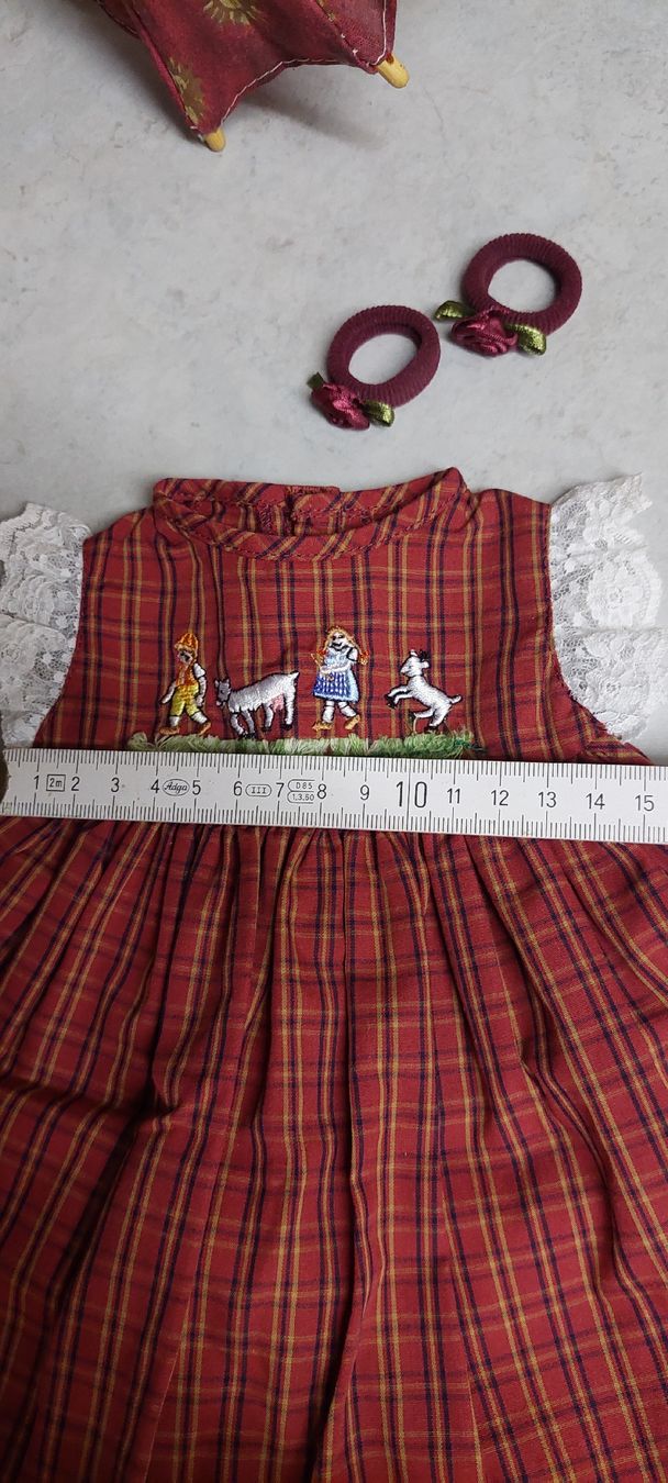 Bambole: Puppenkleid und Schirm – Usato da Muri AG venduto da nindo1 3