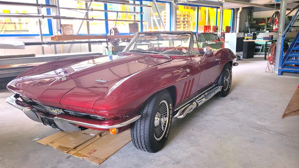 1965 Chevrolet Corvette Stingray (C2), convertible, restored