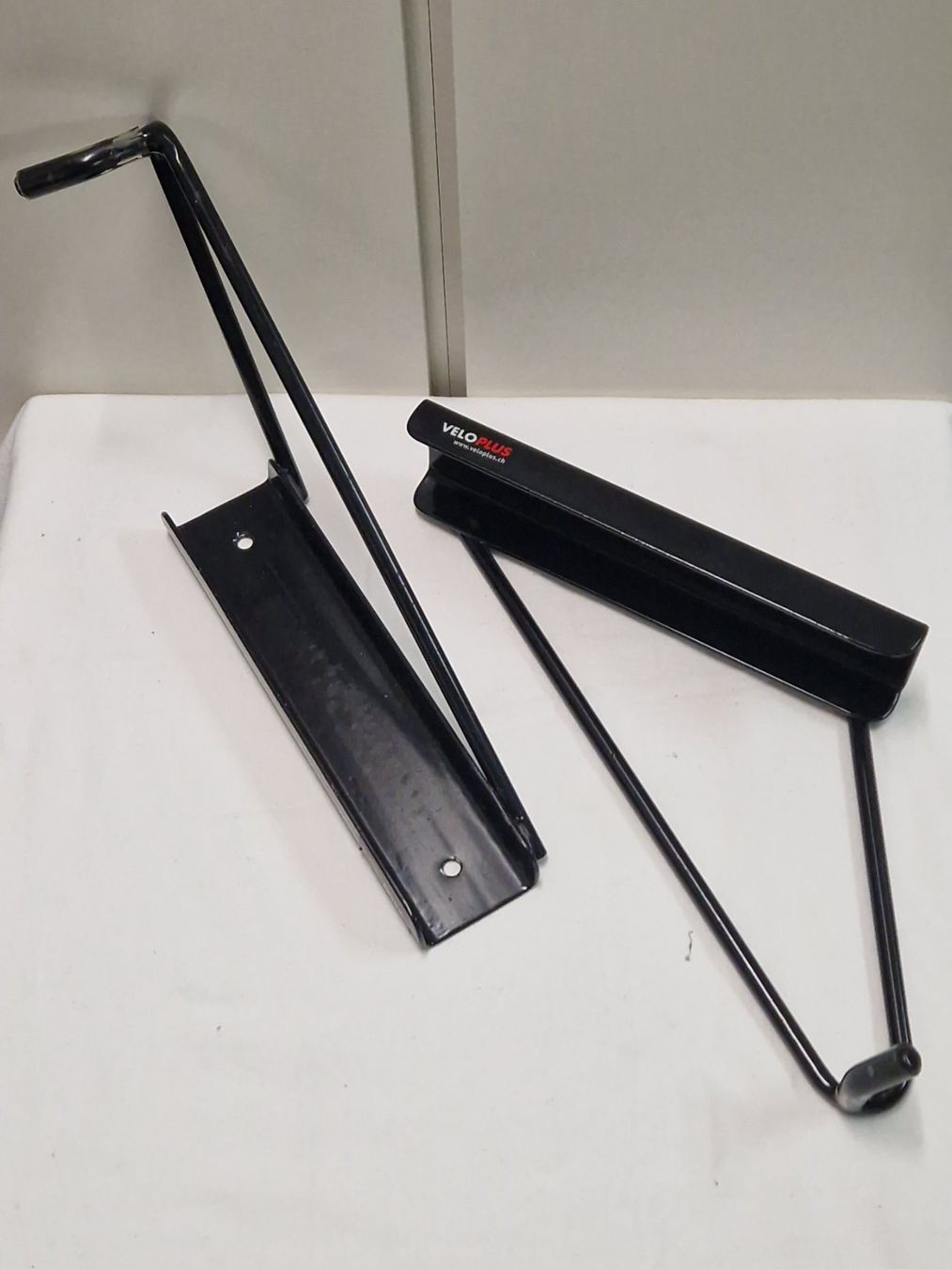 Veloplus Fahrradhalterungen: 2 Velohaken HANGOLUX1 / schwarz / 68mm – Gebraucht aus Cham von Dave63 2