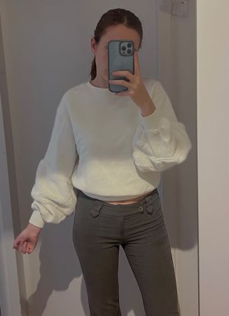 Weisser Pulli mit Teddyfell