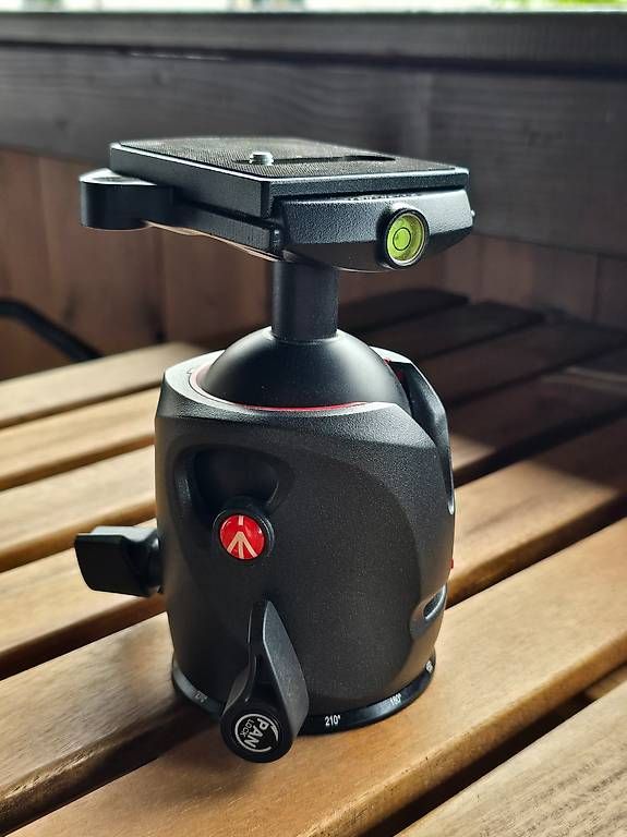 Manfrotto Treppiedi & Teste: Kugelkopf Manfrotto MH057M0-RC4 – Usato da Pfäffikon ZH venduto da LSS2003 2