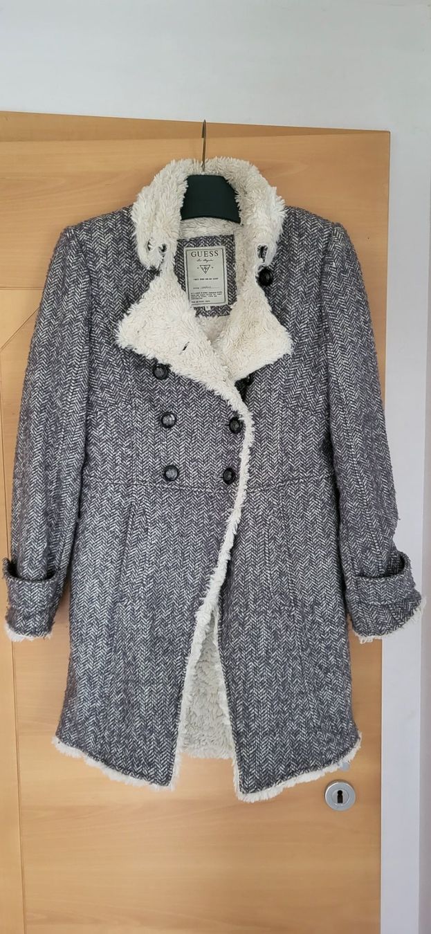 Guess Mäntel: Kurzmantel von Guess – Gebraucht aus Amlikon-Bissegg von Schnuefeli4