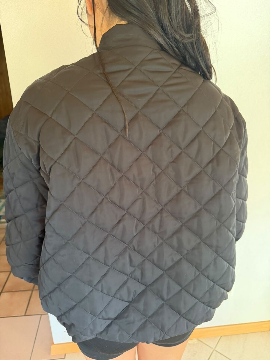 Massimo Dutti Vestes: Steppjacke Massimo Dutti schwarz Grösse M neu – Neuf avec emballage d'origine à Courtaman par safettani11 1