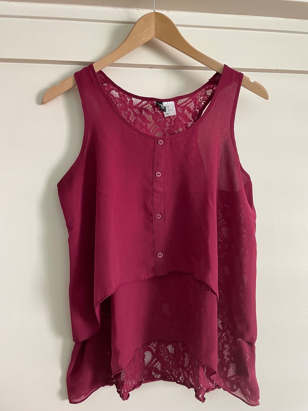 H&M Top: Bordeauxrotes Top Bluse mit Spitze Grösse 34-36 – Usato da Winterthur venduto da secondhand_love