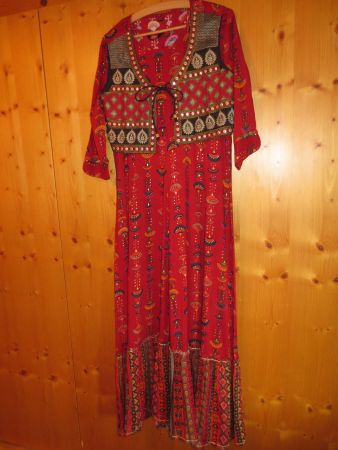 Wunderschönes Indisches Kleid mit  Gilet Gr. 42 -NEU ungetra