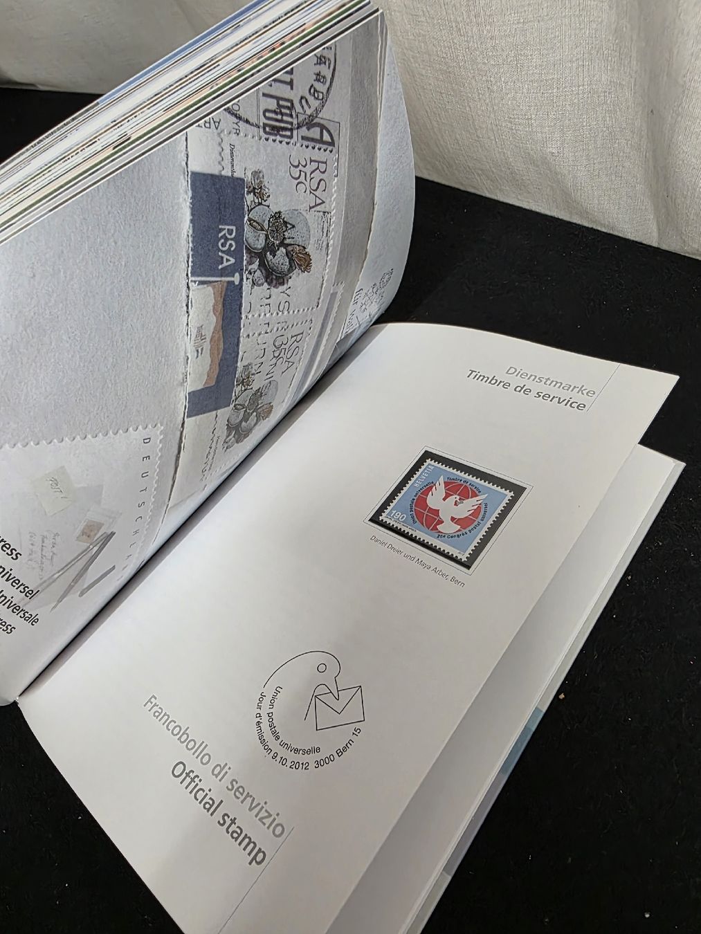 Tutti i francobolli: Schweizer Briefmarken Jahrbuch 2012 neuwertig – Usato da Wolfertswil venduto da Antiko 5