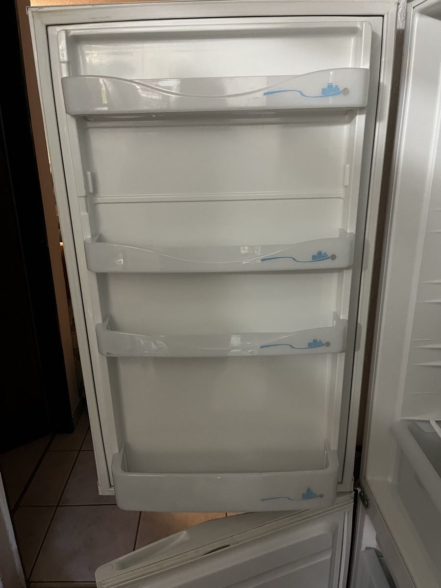 Kühlschrank: Frigorifero con 2 cassetti congelatori marca mio star – Gebraucht aus Nussbaumen AG von leone2000 2
