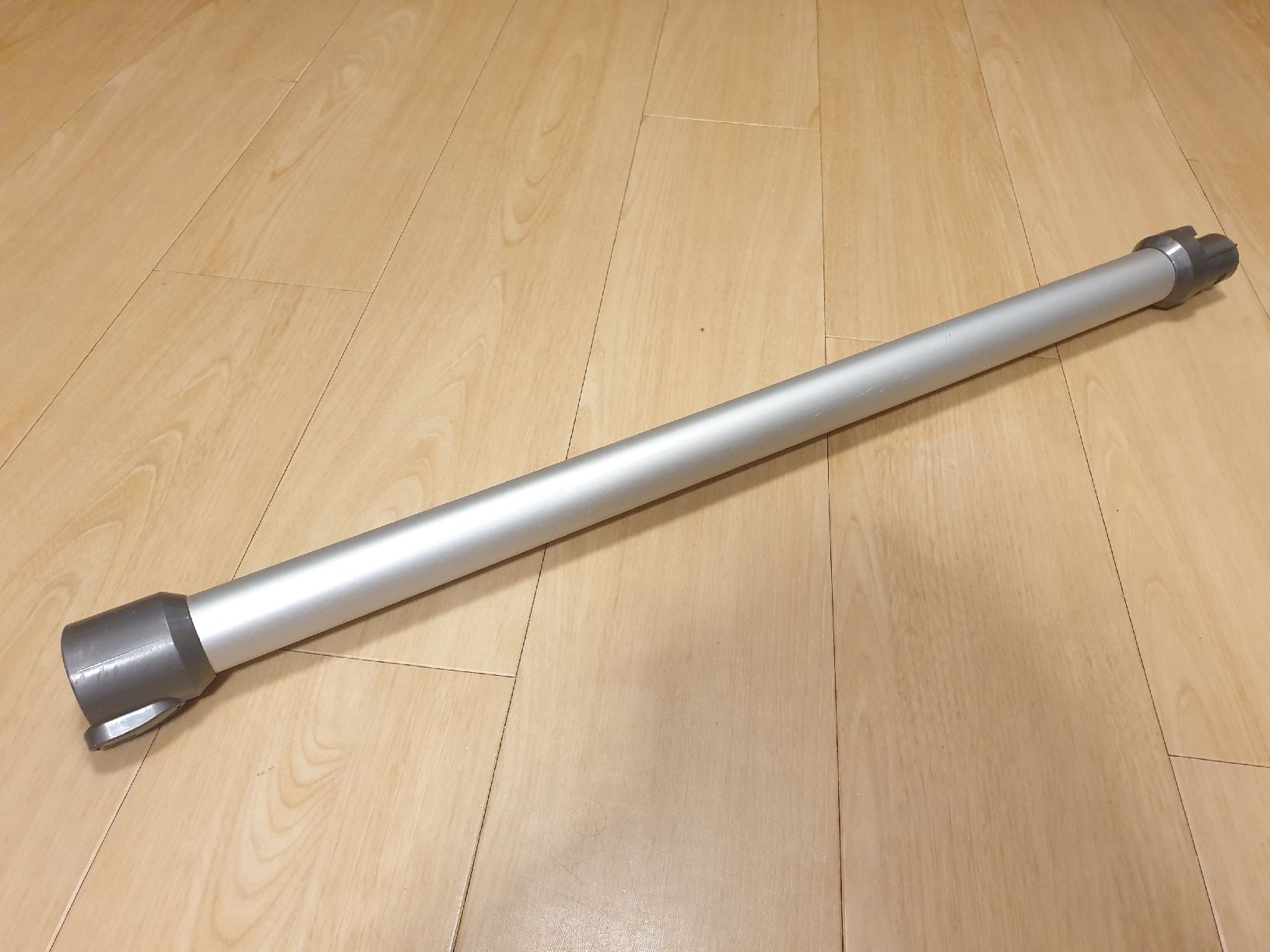 Dyson Aspirapolveri & Accessori: Dyson Staubsauger Rohr / Stange DC62 – Usato da Val D Illiez venduto da SnowRoof