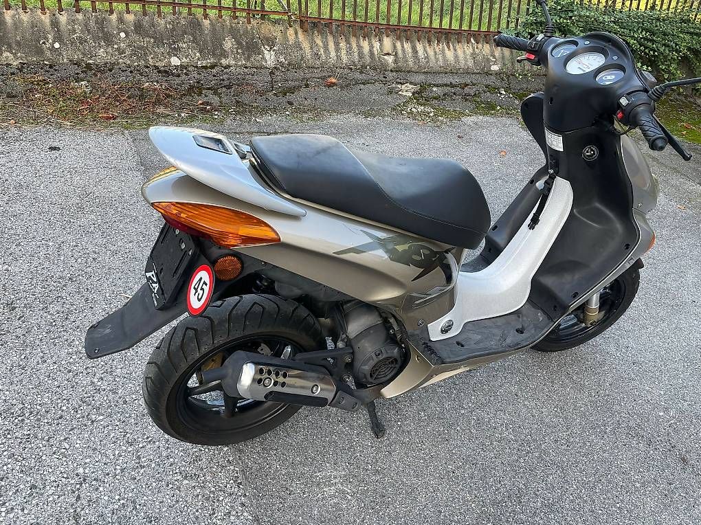 Honda Scooters: HONDA X8R 50 – D'occasion à sion par dark73 2