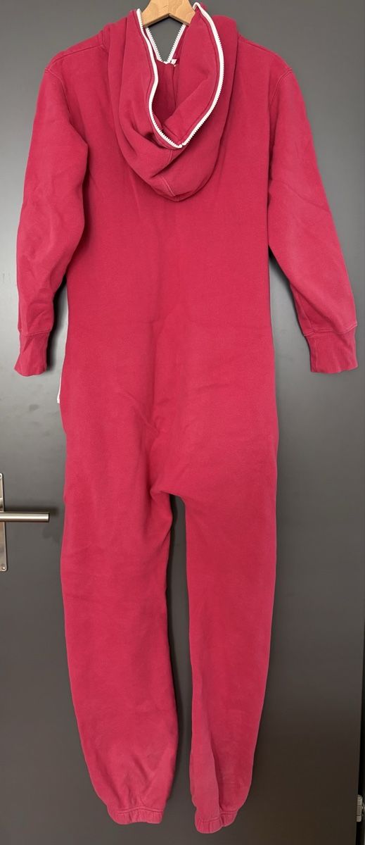 Pyjamas: Zipups Onesie Overall Rot – D'occasion à Embrach par ale_v5qn 2