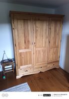 Holz Kleiderschrank