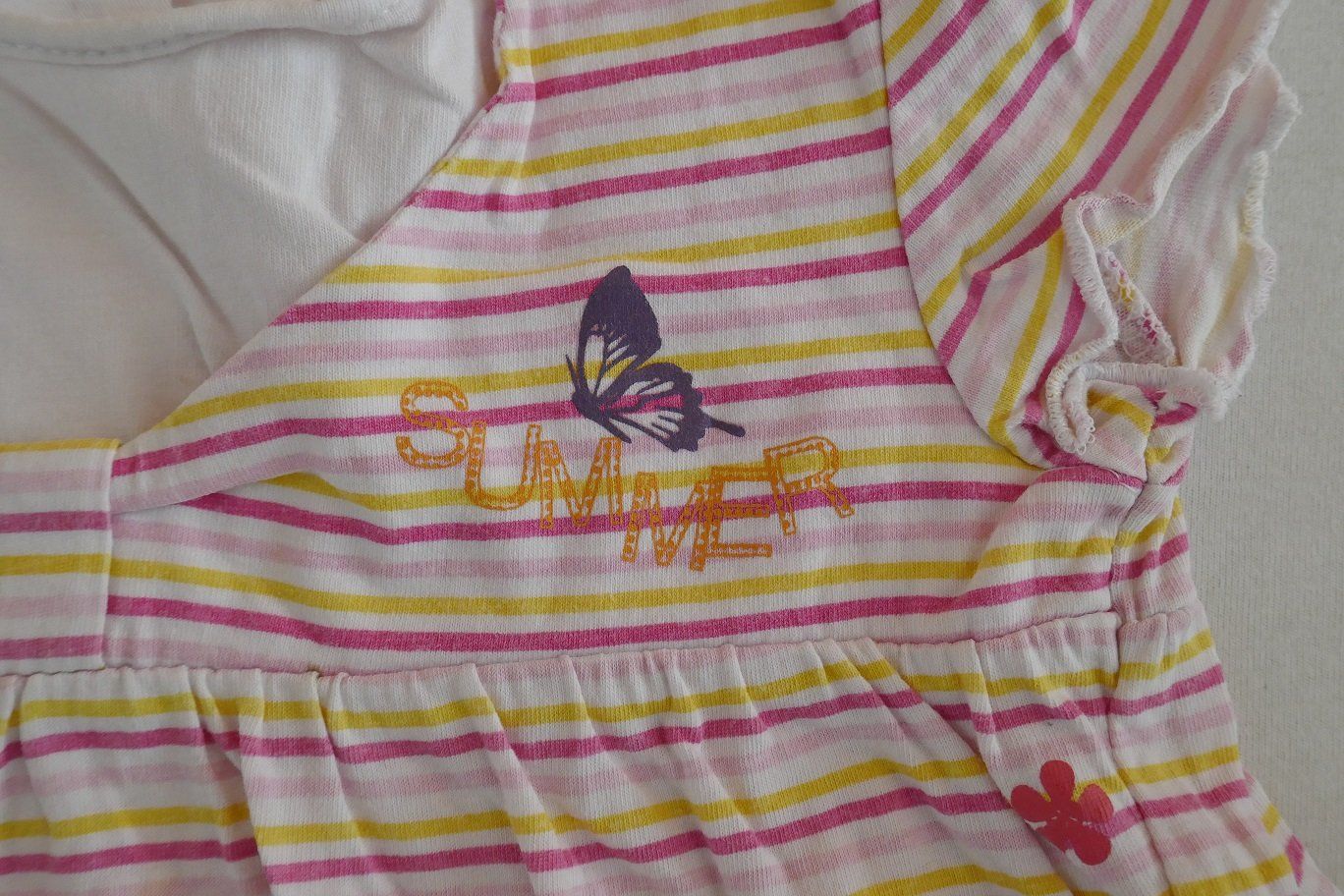 Camicette, T-shirt & Top: Schmuckes T-Shirt mit Schmetterling, Gr. 110 – Usato da Horgen venduto da Feli39 2