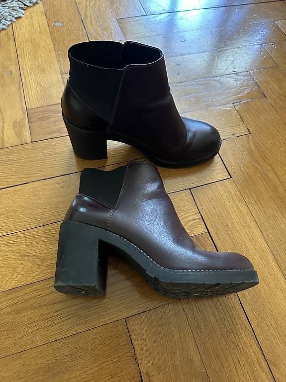 Chaussures femmes: Boots Bordeaux Farbe Gr. 39 – D'occasion à Zürich par bit_kjw5 2
