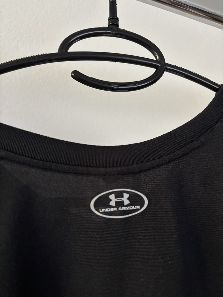 Under Armour T-shirt: Under Armour Sportshirt – Usato da Kaltbrunn venduto da celiabernet 2