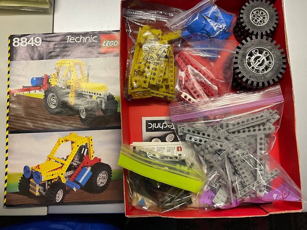 Lego Kit di costruzioni: Lego Technic Traktor 8849 in der Originalverpackung – Usato da Willerzell venduto da Eluchs 3