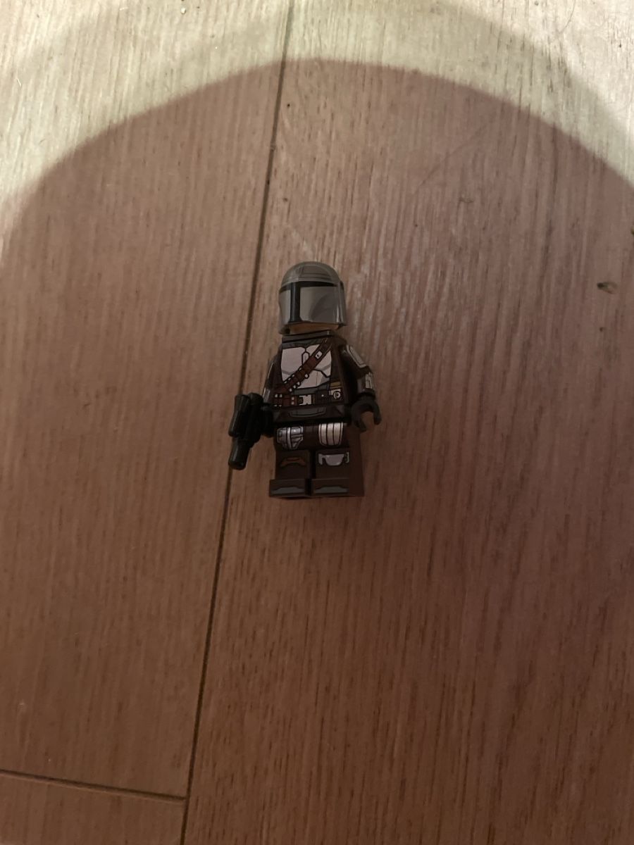 Lego Statuette: LEGO Star Wars Din Djarin – Nuovo (secondo la descrizione) da Sirnach venduto da ale_gg9v