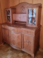 Schönes Buffet / Schrank mit Glastüren