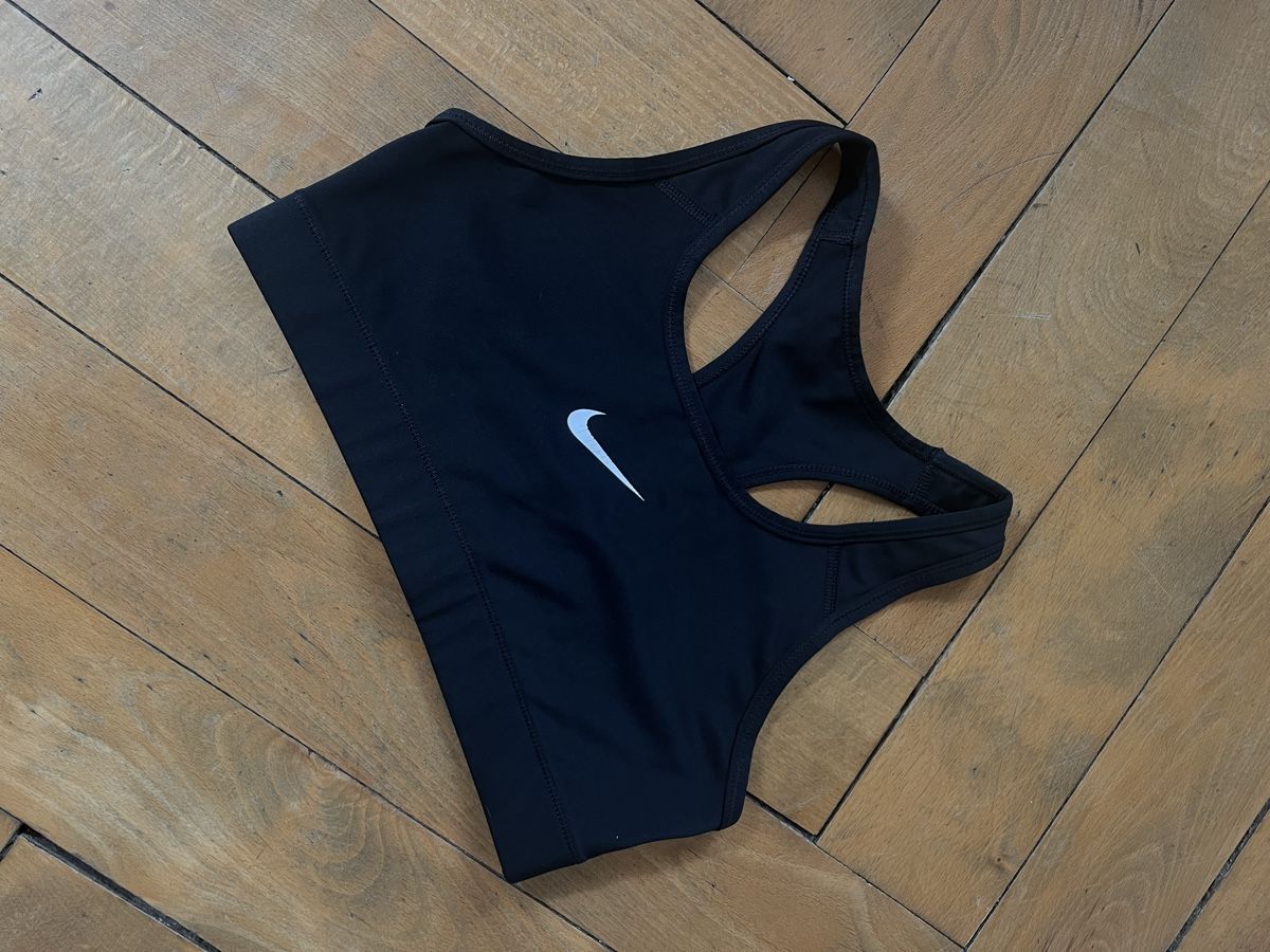 Nike Altra biancheria intima: brassière nike – Usato da La Chaux-de-Fonds venduto da vert_j