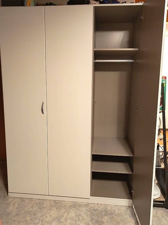 Armadi: Kleiderschrank - Weiss – Usato da Zizers venduto da Andry00 2