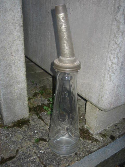 Flaschen: Alte Motorenoel Oelflasche Oldtimer – Gebraucht aus Bürglen TG von Nobi99