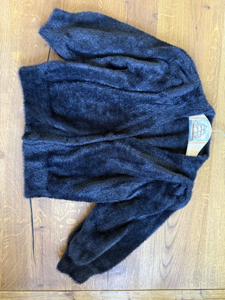Mango Bolero: Schwarzer flauschiger Cardigan von MANGO – Usato da Neerach venduto da Meli_sara 6