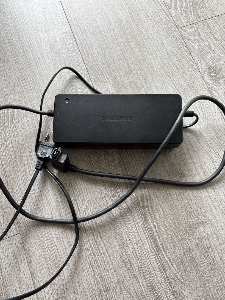 Shimano Caricabatterie: Chargeur vélo électrique Shimano – Usato da Porrentruy venduto da man_y2gv