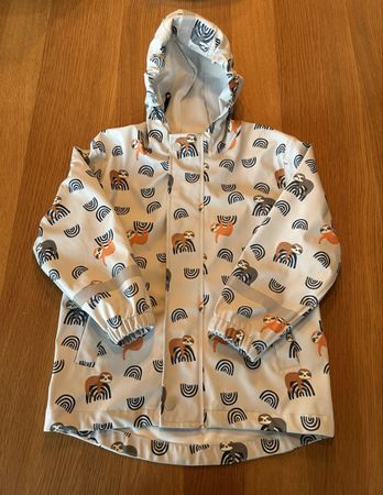 Migros Regenjacke mit Faultieren Grösse 110/116