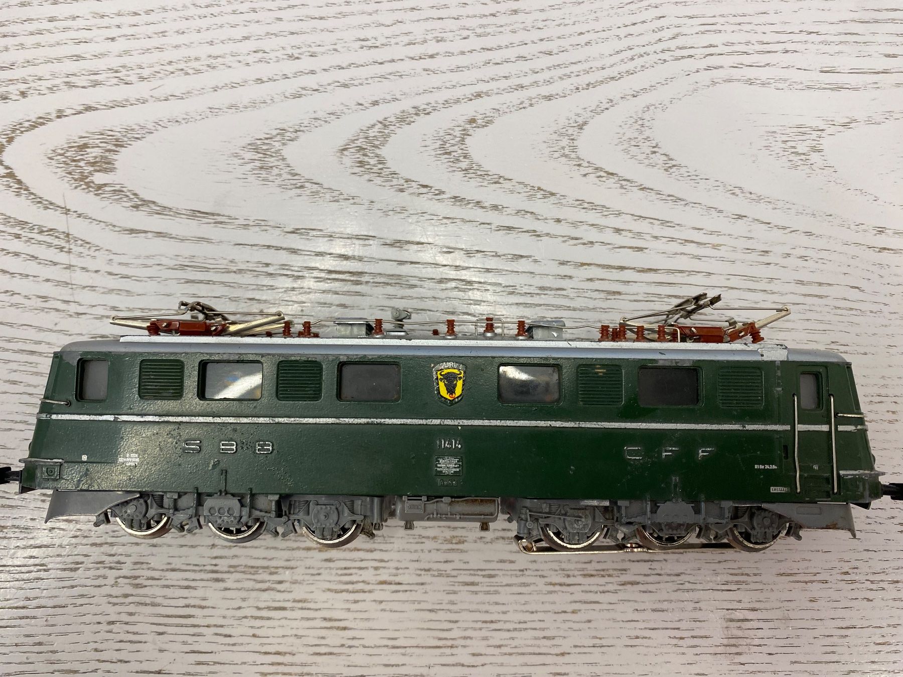 Märklin Modelleisenbahnen: Märklin 3050 SBB Ae 6/6 Uri – Gebraucht aus Lupsingen von New-Haven 1