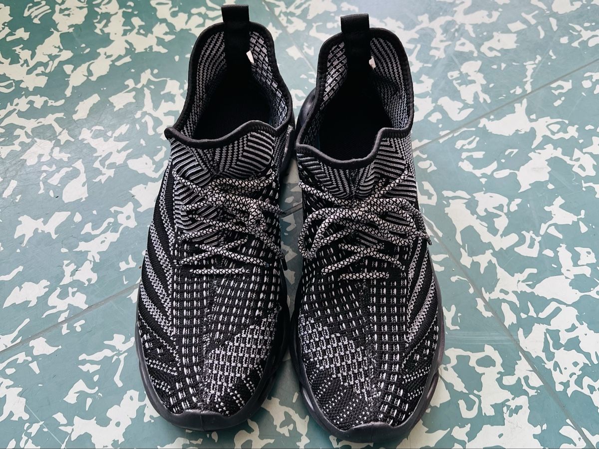 Scarpe da uomo: Black & White Sneakers Size 43 - Excellent Condition! – Nuovo (secondo la descrizione) da Fribourg venduto da saw_hyb8 4
