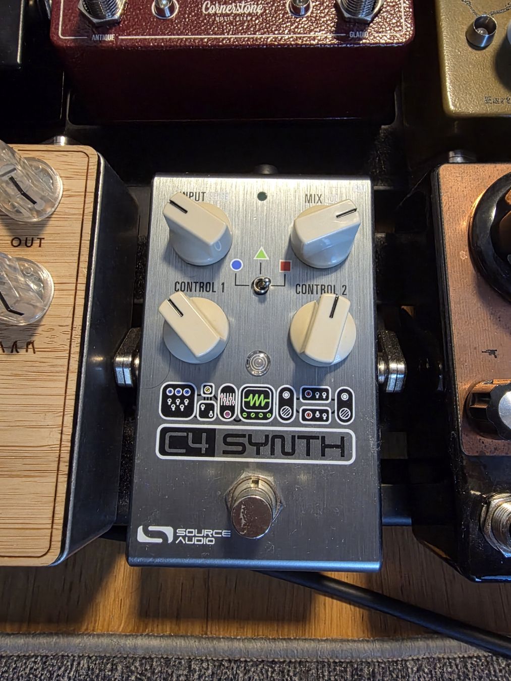 Instruments de musique: Source Audio C4 Synth Pedal – D'occasion à Clarens par tbone