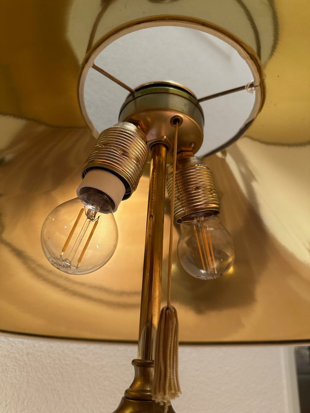 Lampade: Viktorianische Säulen-Tischlampe aus Messing – Usato da Luzern venduto da Fabian_Ni 3