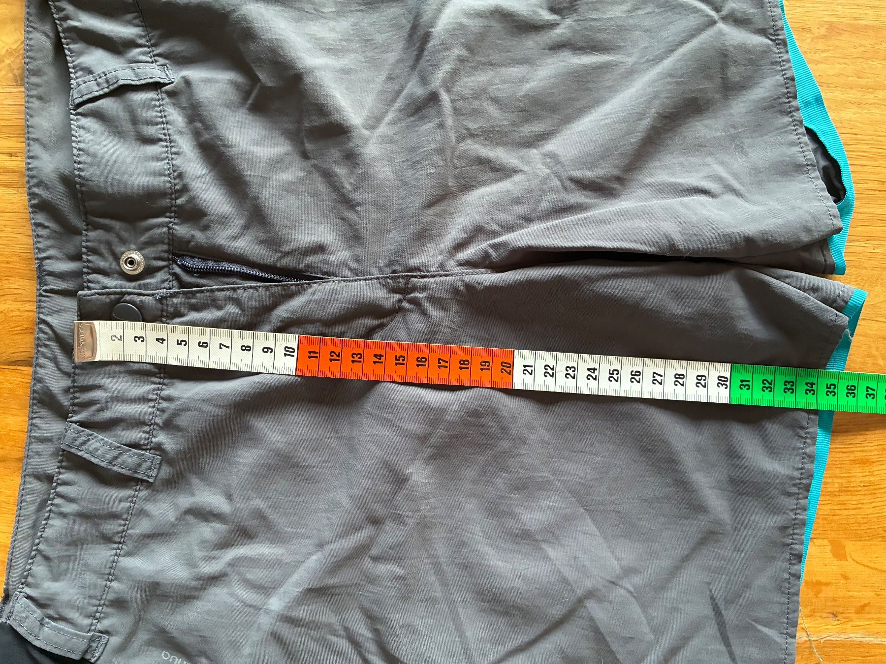 Decathlon Pantaloni: Damenwanderhose kurz. Grösse XS – Usato da Kräiligen venduto da MonteBerna 4