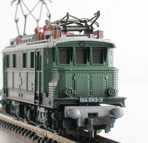Trix Modellini di ferrovie: Minitrix elektr. Lokomotive E 144 der DB Spur N – Usato da Oberwil BL venduto da Klang 3