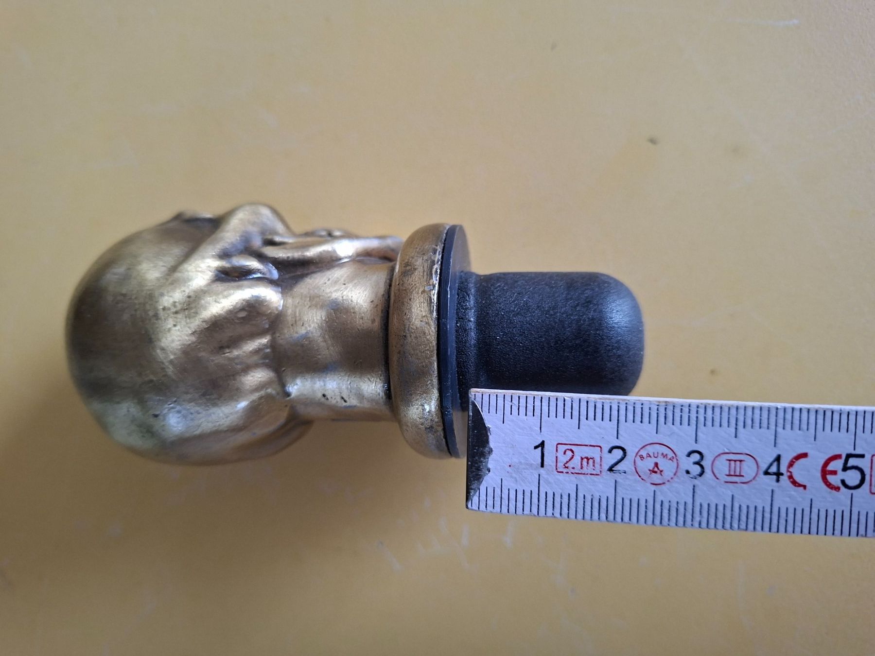 Flaschenöffner & -verschlüsse: Flaschenverschluss Totenkopf Messing ca. 9cm L – Gebraucht aus Ehrendingen von CHMEX 2