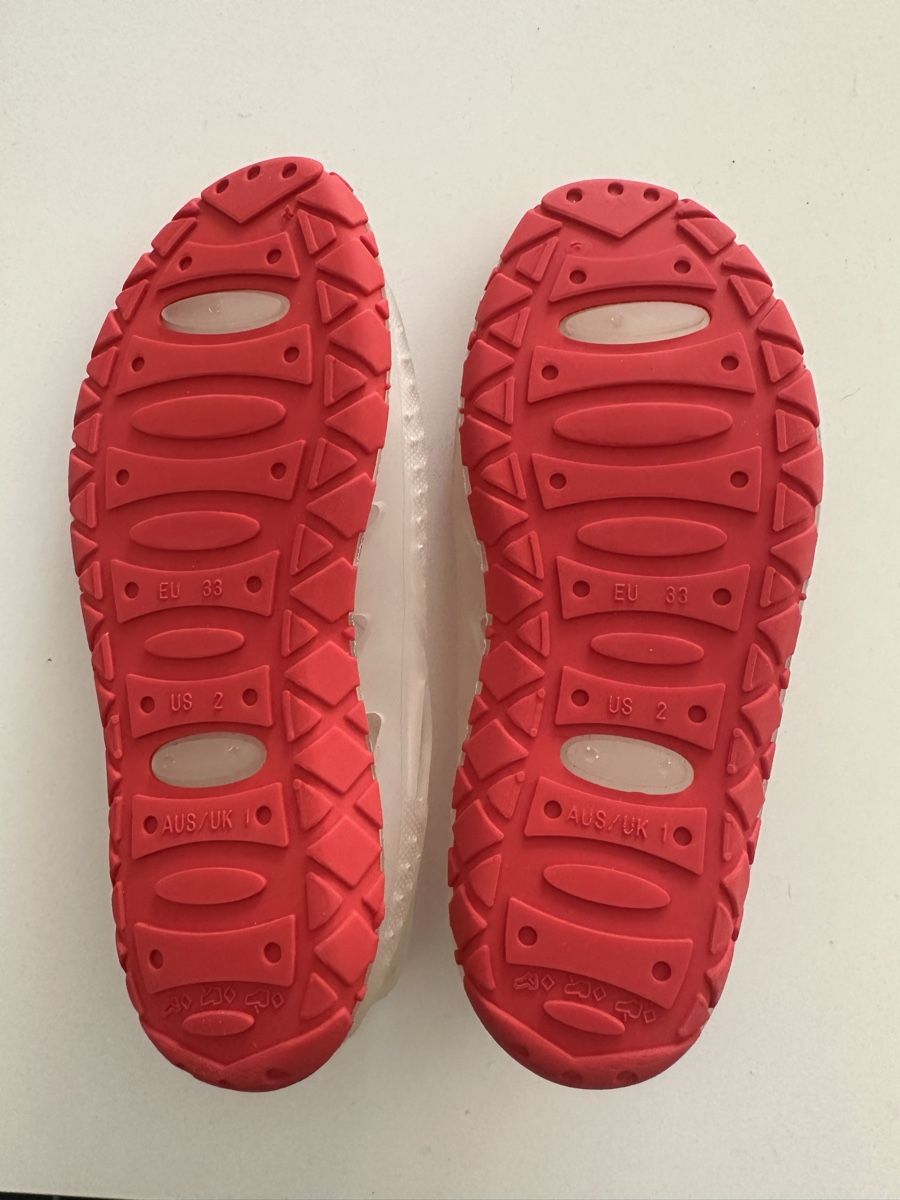 Scarpe per ragazzi: Wasserschuhe Badeschuhe Grösse 33 – Usato da Busswil venduto da billib