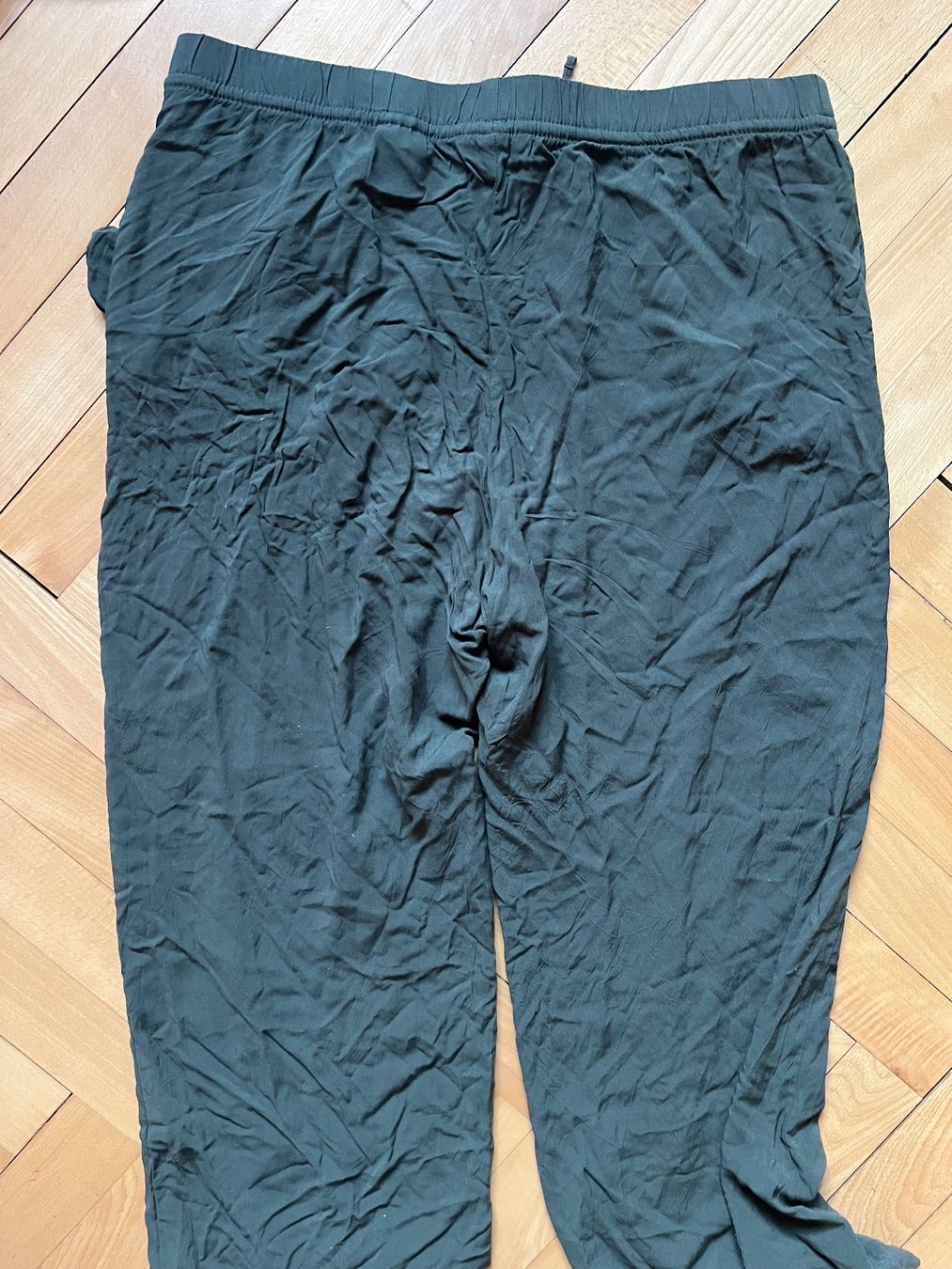 H&M Pantaloni: Stoffhose grün XL – Usato da Niederscherli venduto da noa_tc6b 1