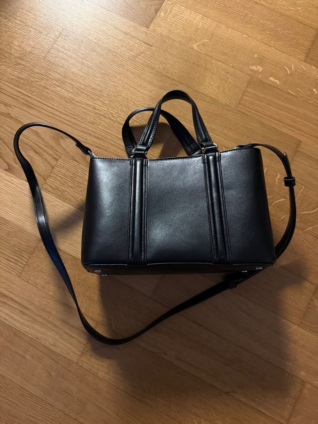 Taschen für Damen: tasche schwarz – Gebraucht aus Bonstetten von juliestore