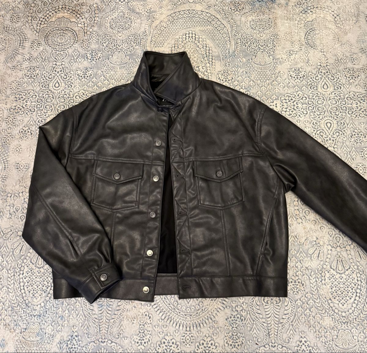 Zara Jacken: Cropped Leather Jacket – Neu (gemäss Beschreibung) aus basel von emr_yq5z