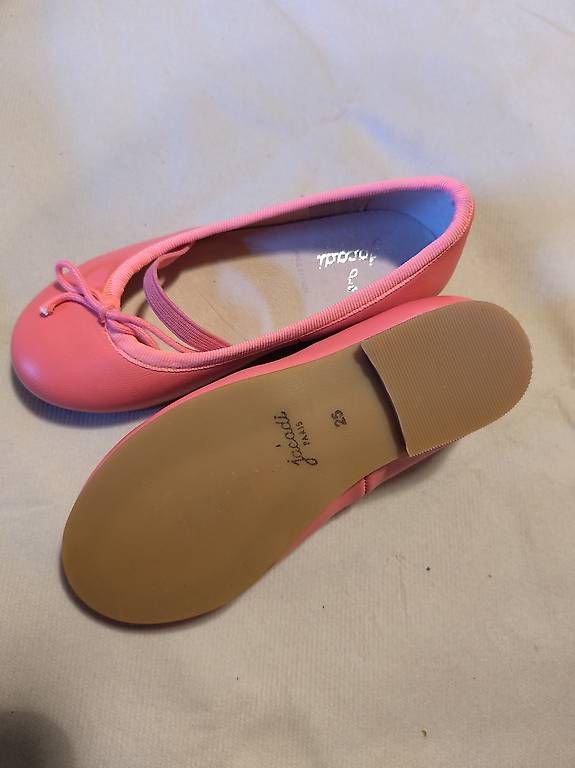 Schuhe für Jungen: Ballerine Jacadi, taille 25, neuve , chaussures enfant  – Gebraucht aus Veyrier von cec_2xq6
