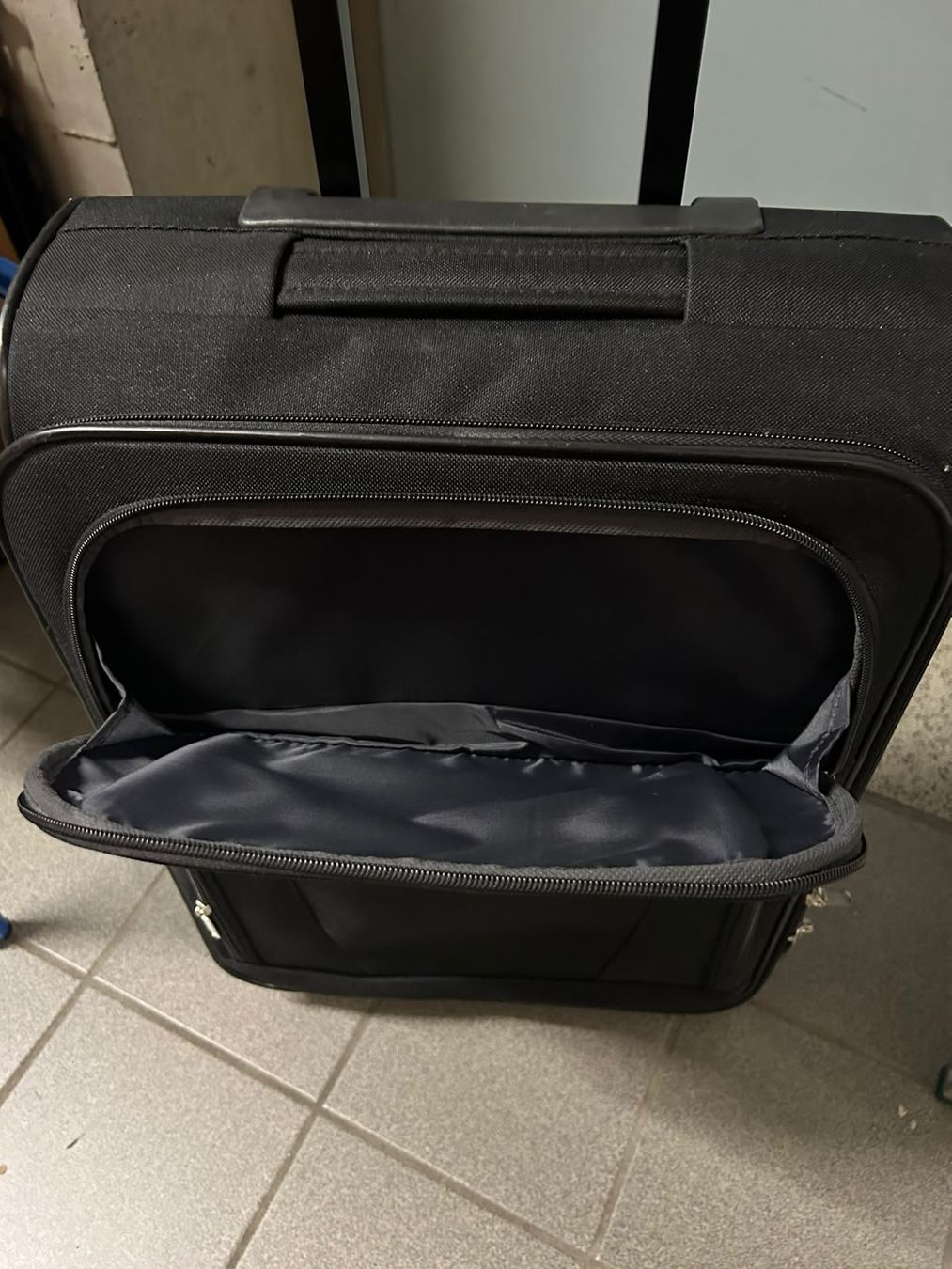 Autres aviation: Trolley da viaggio nero – D'occasion à Melano par H-Sara 6