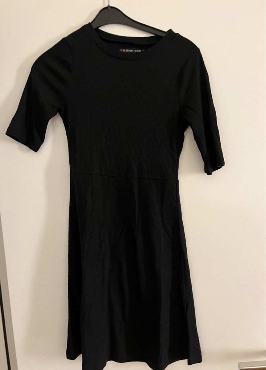 Vestiti: 2 Schwarze Kleider XS – Usato da Urdorf venduto da alnalo 2