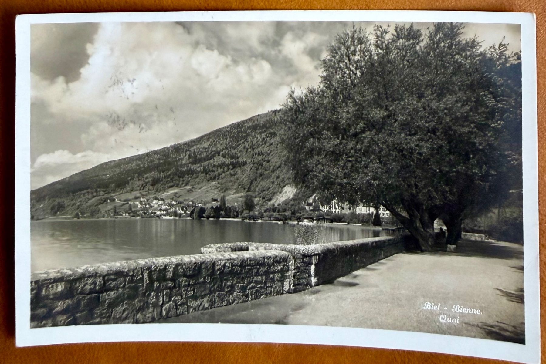 Cartoline postali: Biel - Le quai 1930 – Usato da Lutry venduto da Ediego