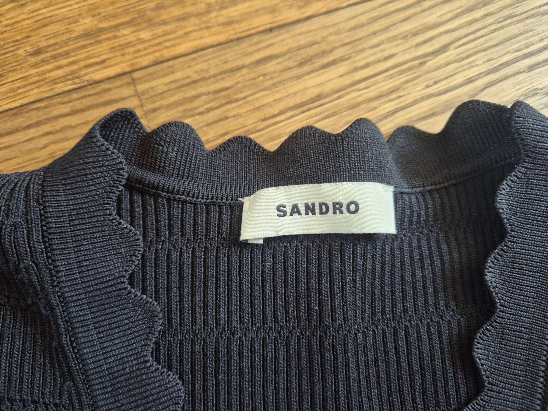 Sandro Top: Black Sandro crop top size XS/S – Usato da Zürich venduto da monadiederich 2