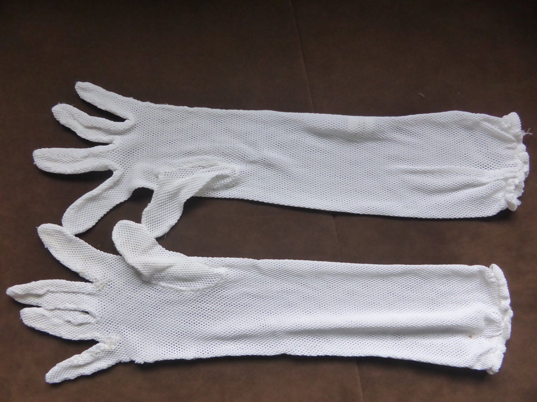 Guanti & manicotti: Handschuhe weiss lang – Usato da Schübelbach venduto da Dolly990_2