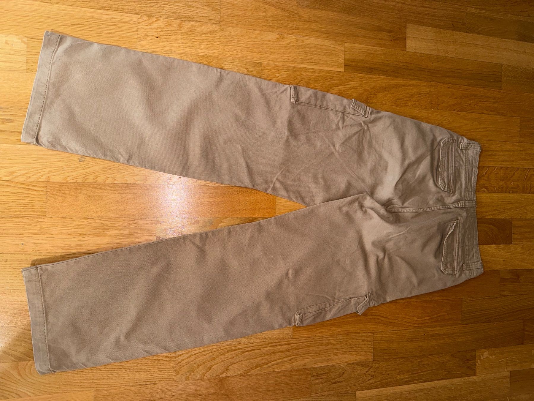 Hosen: 2 pantalons cargo – Gebraucht aus Cologny von PEACEANDLOVE 2