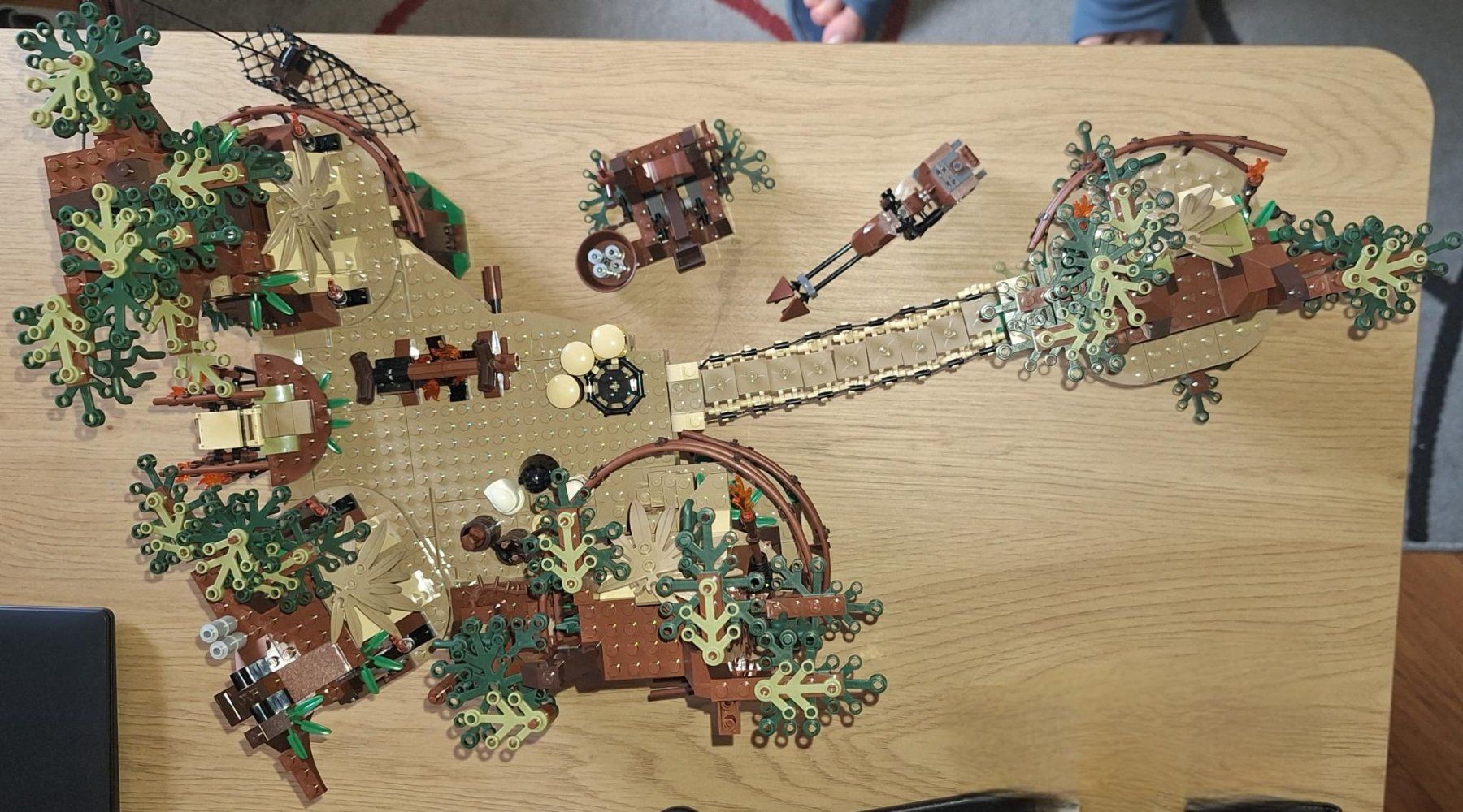Lego Jeux de construction: Lego 10236 EWOK VILLAGE – D'occasion à Genève par BrickFanGe